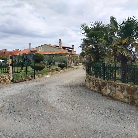 Golden Twins' 1 Villa *