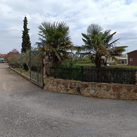 Villa Golden Twins' 1