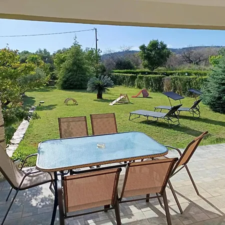 Villa Golden Twins' 1 *