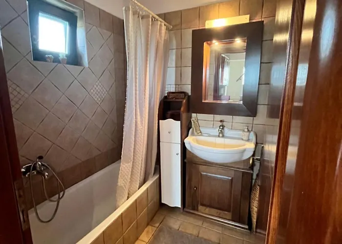 Villa Golden Twins' 1