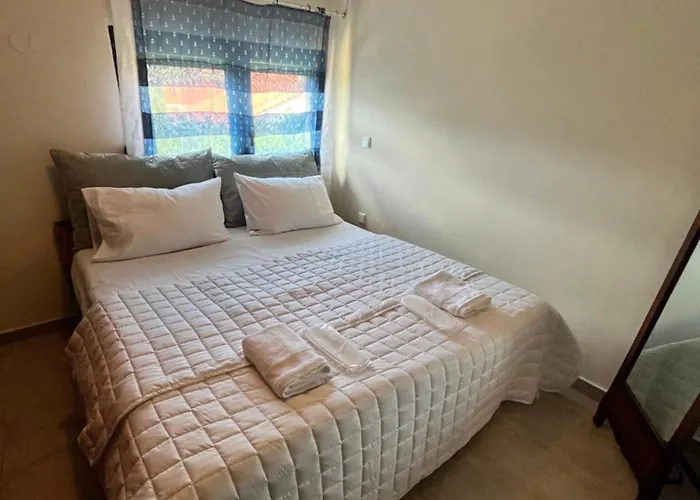 Villa Golden Twins' 1 *