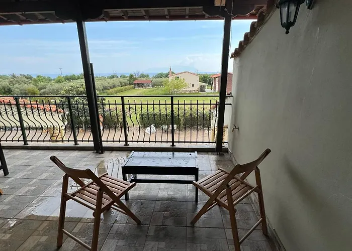 Villa Golden Twins' 1 *